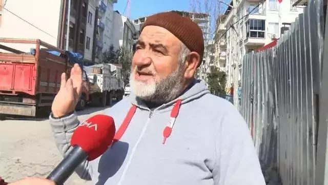 Kendisine tokat atan kişiyi tekme tokat dövdü! Kimse tutamadı