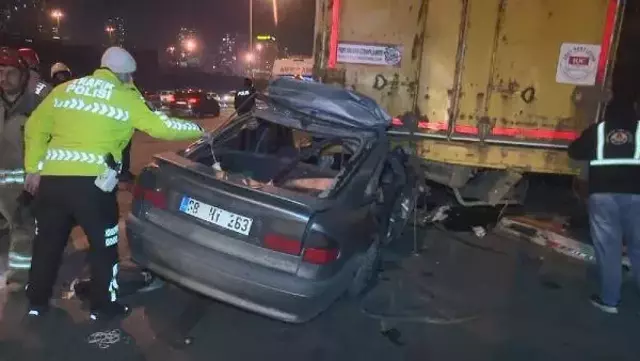 TEM Otoyolu'nda feci kaza sonrası can pazarı: 2 ölü, 3 yaralı