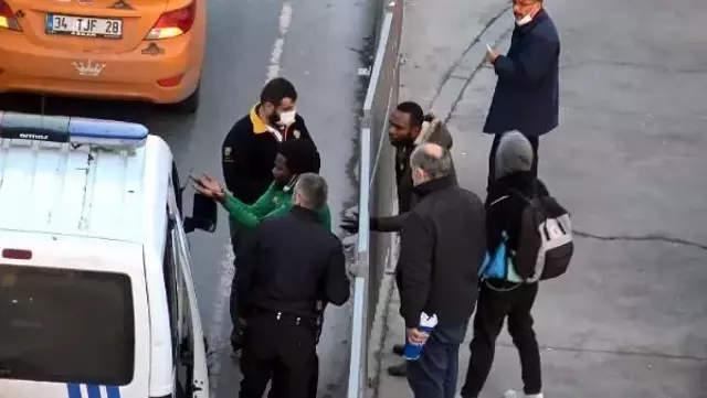 Yine taksiciler yine kaos! Bu sefer de yabancı uyruklu yolcuya yumruklu saldırı