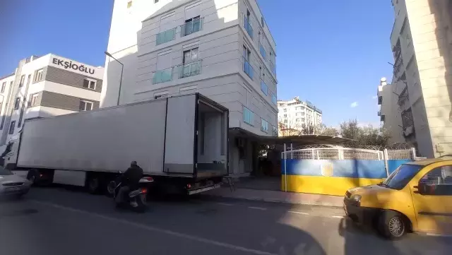 Antalya'dan Ukrayna'ya 2 tır dolusu yardım
