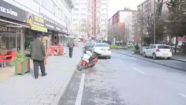 Laf attığı genç kızın dayısı deliye döndü, silah kabzasını tuttuğu gibi çocuğun kafasına geçirdi