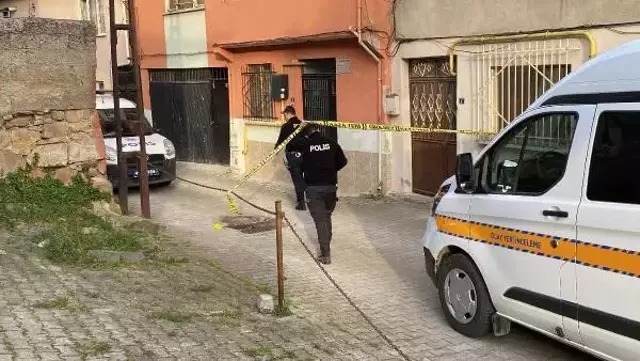 Kan donduran haber! Sokak ortasında tartıştığı eşini ekmek bıçağıyla öldürdü