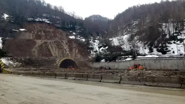 Heyelan iki yönün de kapanmasına neden olmuştu! Bolu Dağı Tüneli yeniden ulaşıma açılıyor