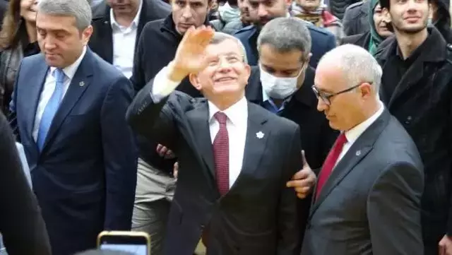 Siyasetin gündemindeydi! Davutoğlu'ndan Suriyelilerle ilgili muhalefetin tam tersi çıkış: Göndereceğiz çıkışı gerçekçi olmaz