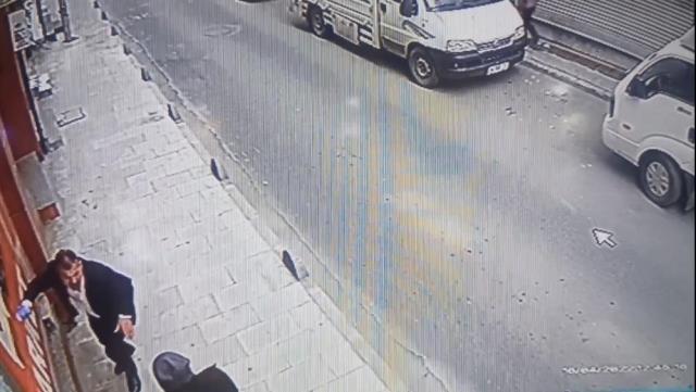 İstanbul Kağıthane'de para mevzusu için kuzenini ayağından vurup, yoluna devam etti