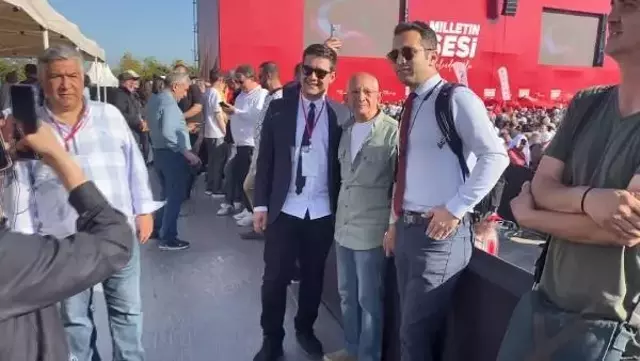 Kılıçdaroğlu'na benzerliği ile dikkat çeken vatandaş mitingde ilgi odağı oldu