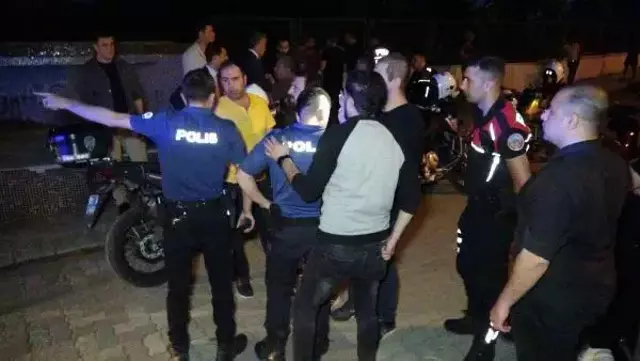 Tüfekle kayınpederinin evini basan damat ve babası, meydan dayağı yedi