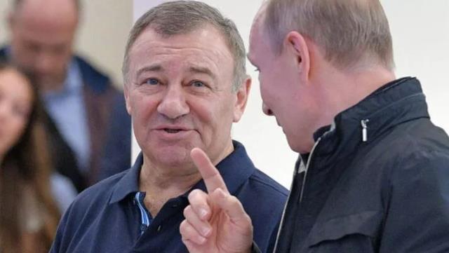 Putin'i iktidara getiren Kremlin Danışmanı Yumashev istifa etti