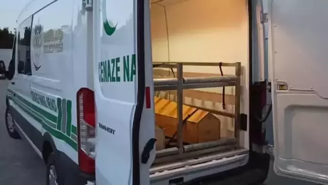 Kardeşi ölünce yatalak kız kardeşi 3 gün boyunca evde aç susuz kaldı