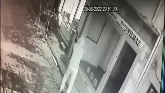 Son dakika: Beyoğlu'nda sokak ortasında cinayet: Güvenlik kamerasındaki saldırgan yakalandı