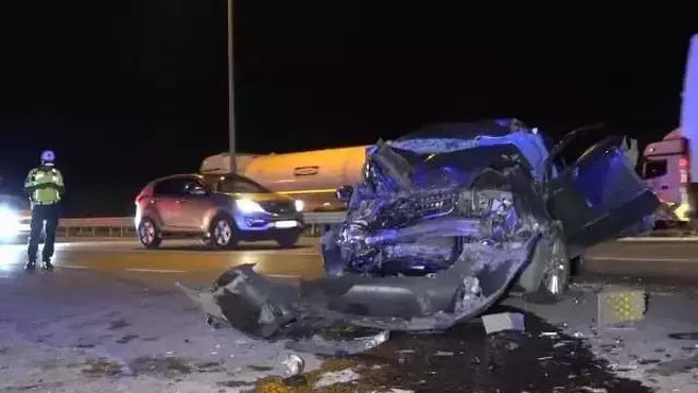 'U' dönüşü yapan tıra ortadan dalan otomobil, baba ve 13 yaşındaki oğluna mezar oldu