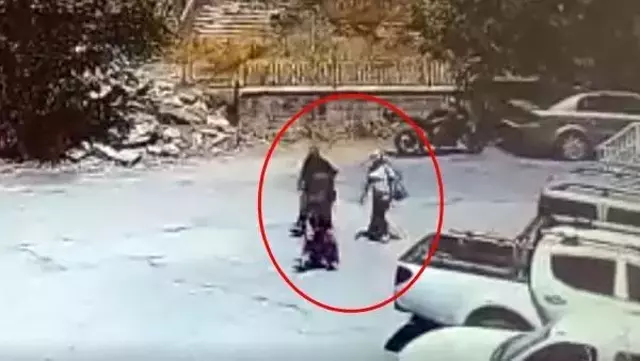 Evlerden hırsızlık yapan 3 kadın, kamera görüntülerinden tespit edilip yakalandı