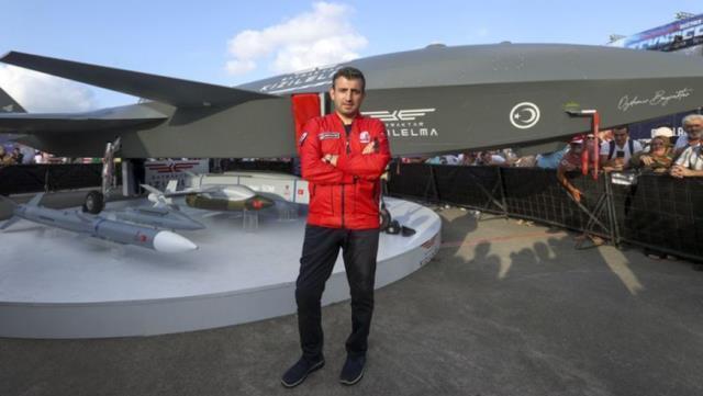 Selçuk Bayraktar, ilk muharip savaş uçağıyla ilgili Türkiye'nin beklediği haberi az önce verdi