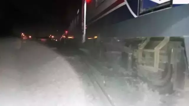 Diyarbakır-Batman seferini yapan yolcu treni raydan çıktı