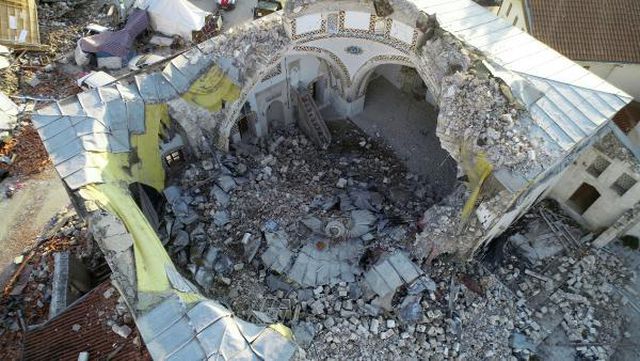 Antakya'daki 14 asırlık Habib-i Neccar Camisi depremde yıkıldı