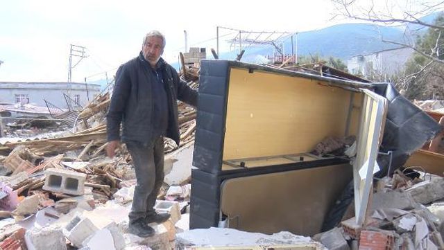 Köy fay hattı üzerine kuruluydu! Deprem sonrası tam 200 evden sadece 10'u ayakta kalabildi