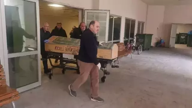 Polis kontrolünde 'Çocuklarımı cennete gönderdim' dedi, evde 2 çocuğu ölü bulundu (3)