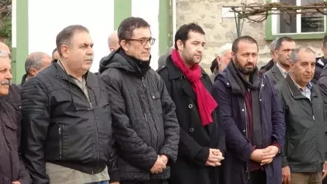 Ödüllü yönetmen Ceylan'ın annesi Çanakkale'de toprağa verildi