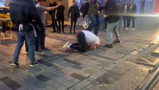 İstiklal Caddesi'nde Bayıltan Dayak