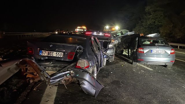 Anadolu Otoyolu'nda zincirleme trafik kazasında 6 kişi yaralandı