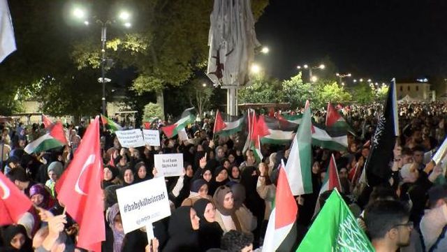 İSTANBUL-FATİH'TE BİNLERCE KİŞİ FİLİSTİN'E DESTEK İÇİN BULUŞTU