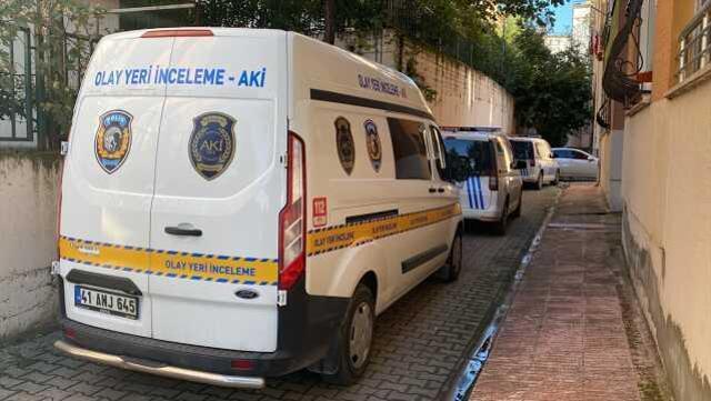 Eşini ve oğlunu silahla öldürüp intihar etti