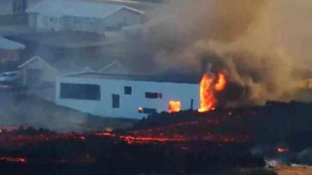 İzlanda cehennemi yaşıyor! Lavlar şehir merkezine ulaştı, alevlerin sardığı çok sayıda ev küle döndü