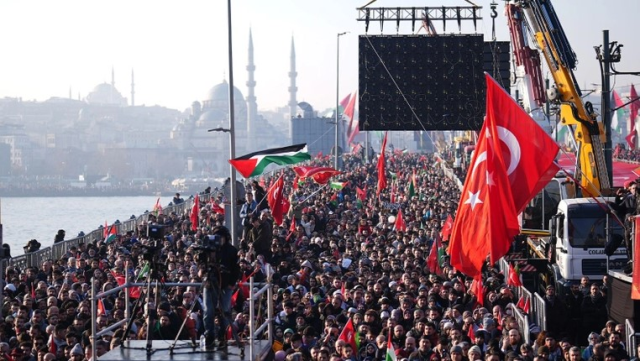 İstanbul'da İsrail Zulmüne Karşı Büyük Yürüyüş Gerçekleşti