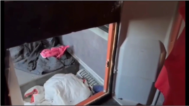 Otobüsteki gizli bölmeden 26 kaçak göçmen çıktı