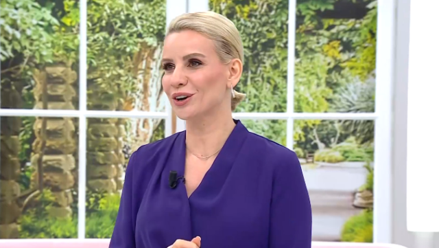 Hülya Hanım Neden Yok?