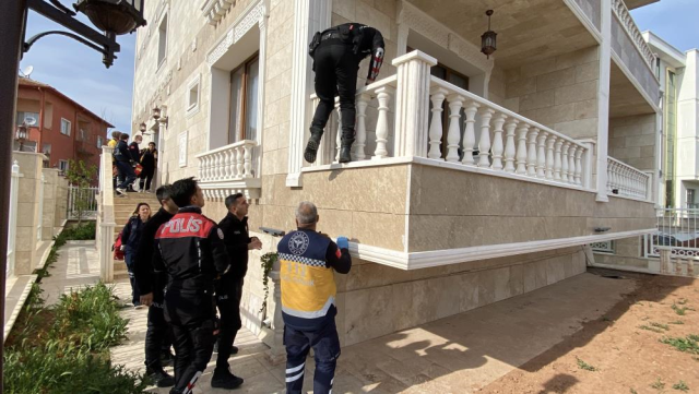 Emekli astsubay dehşet saçtı! 14 yaşındaki oğlunu odaya kilitleyip önce eşini sonra da kendini vurdu