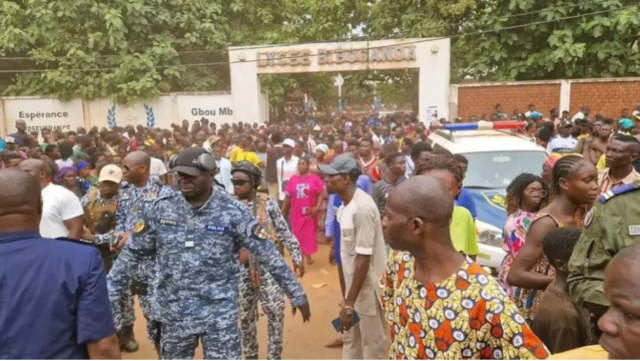 Okulda trafo patladı: İzdihamda 29 öğrenci hayatını kaybetti, 260 yaralı