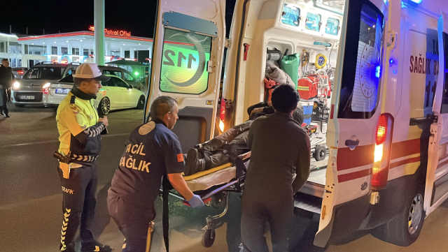 Sivassporlu futbolcular kazaya karıştı: 3'ü sporcu 5 kişi yaralandı