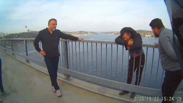 15 Temmuz Şehitler Köprüsü'nde intihar etmek isteyen şahsı kurtardılar