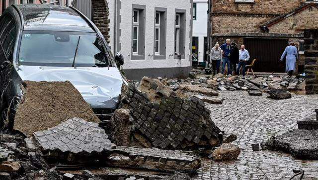 Almanya'da sel felaketi! 6 bina yıkıldı, 33 kişi yaşamını yitirdi