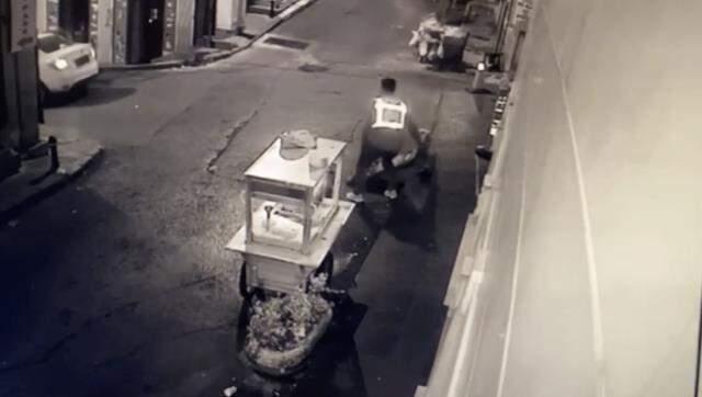 Börek yerken çatışmanın ortasında kaldılar! İstanbul'da korku dolu dakikalar