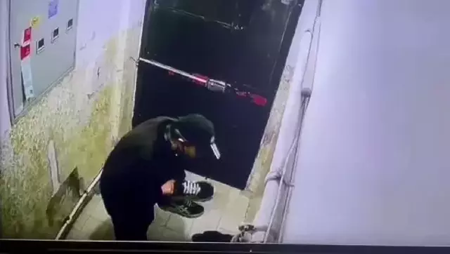 Güvenlik kamerasına takıldı! Hırsızın beğenmediği ayakkabılara yaptığı hareket pes dedirtti