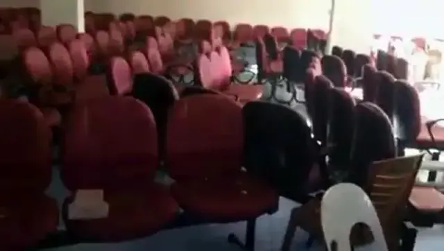 Taziye evinde çıkan yangında 15 kişi dumandan etkilendi