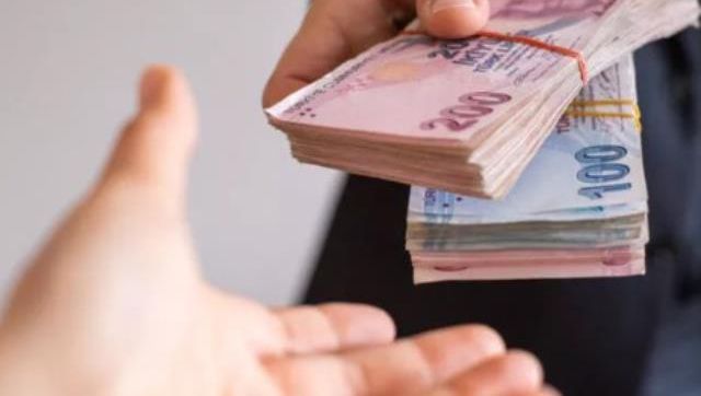 Rüyada birinden para almak ne anlama geliyor? Rüyada birinden kağıt para almak ne demek? Rüyada tanıdık birinden para almak nedir?