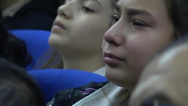 Atatürk'ün anlatıldığı 10 Kasım programında hüngür hüngür ağlayan kız öğrenci: Aklıma yaşadığı zorluklar geldi