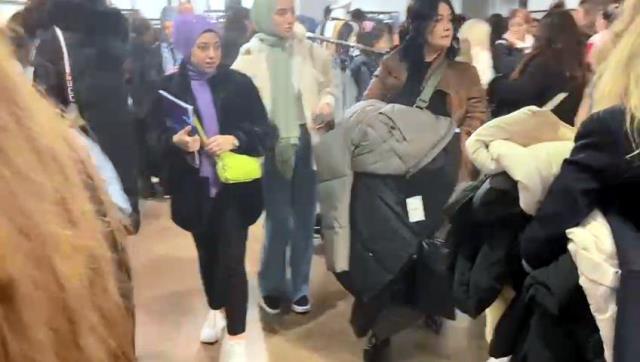 İstanbul'da 'muhteşem cuma' izdihamı