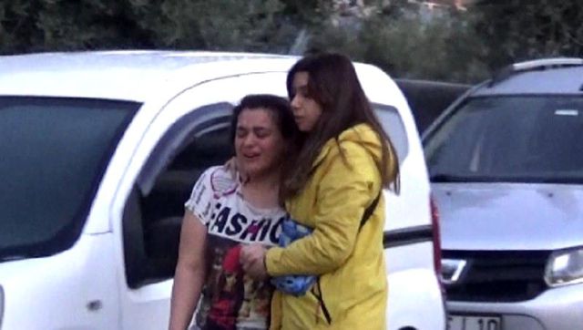 Karısını ve 6 aylık bebeğini bıçakla rehin aldı