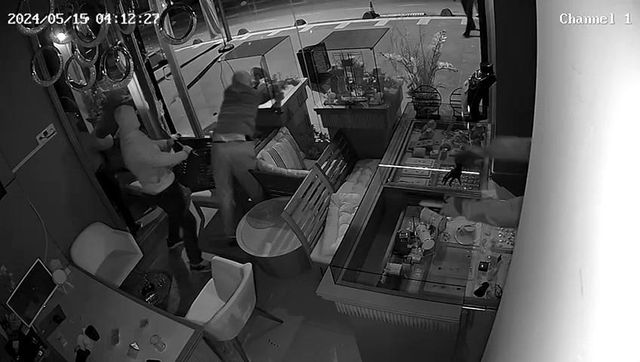 İstanbul'da kuyumcudan dakikalar içinde milyonluk vurgun yapan hırsız suç makinesi çıktı