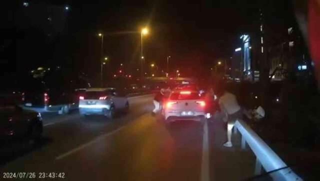 Motosikletli kadını araçla ezmeye çalıştı! Ezilmekten son anda kurtuldu