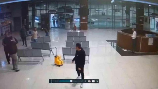 Çevredeki vatandaşlar ayıramadı! Belediye başkanı ve oğlundan meydan dayağı