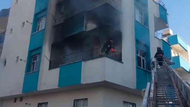 Şanlıurfa'da can pazarı: Binanın 3. katından aşağı atlayarak kurtuldular