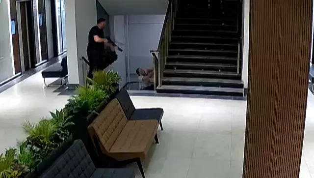 Boşandığı eşini hastanede katletmişti! Kan donduran görüntüler dava dosyasında