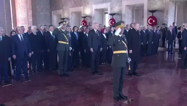 Cumhurbaşkanı Erdoğan, Anıtkabir'de! İşte Özel Defter'e yazdığı not