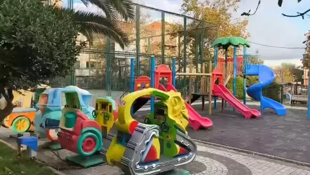 Parkta dehşet! 5 çocuk oyuncaklarda elektrik akımına kapıldı