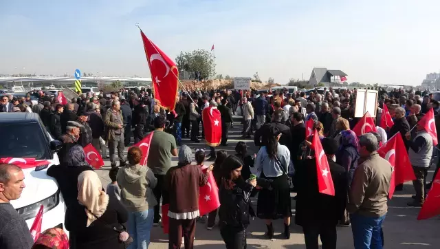 CHP'den istifa eden Hasan Ufuk Çakır'dan Özgür Özel'e: Mezarlıkta rakı içenlere lanet olsun